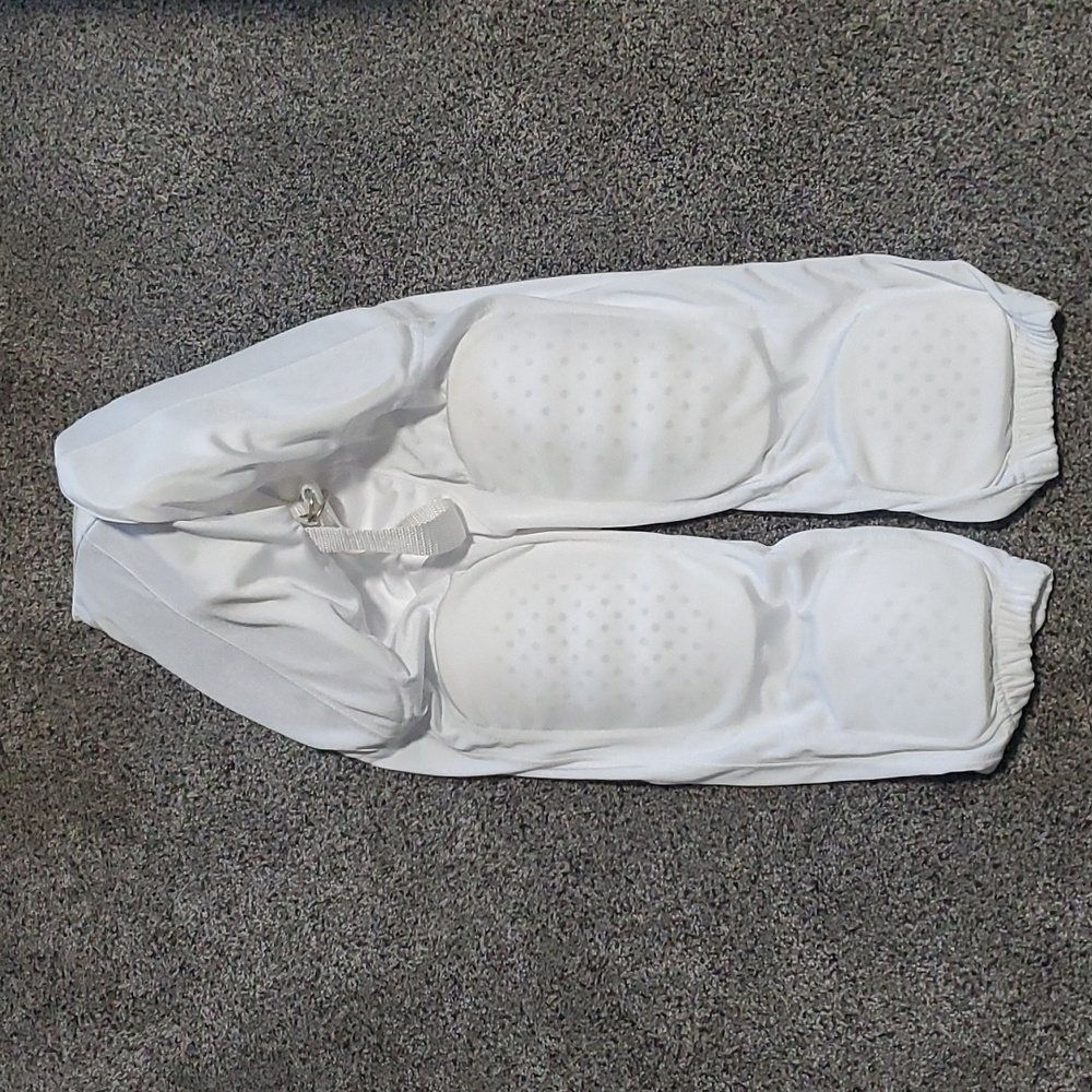 Men's football pads size M